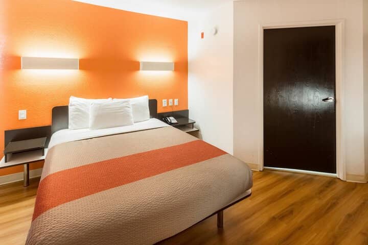 Room 18 of 46
