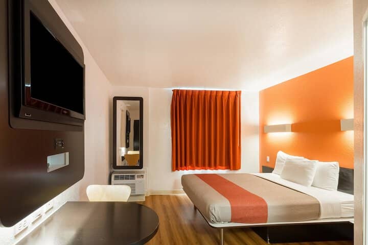 Room 20 of 46